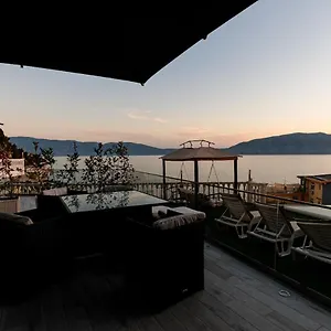 Hakuna Matata & , Vlorë Albanien